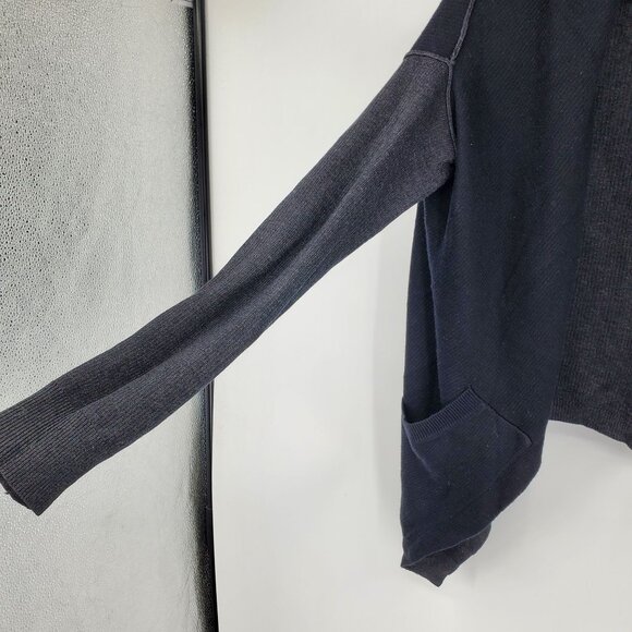 lululemon athletica Charcoal and Slate Reversible Cardigan - Picture 6 of 9